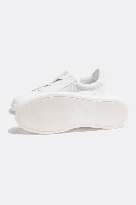 обувки в бял цвят с ластик 