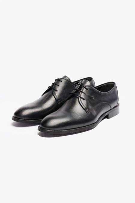 класически черни обувки 