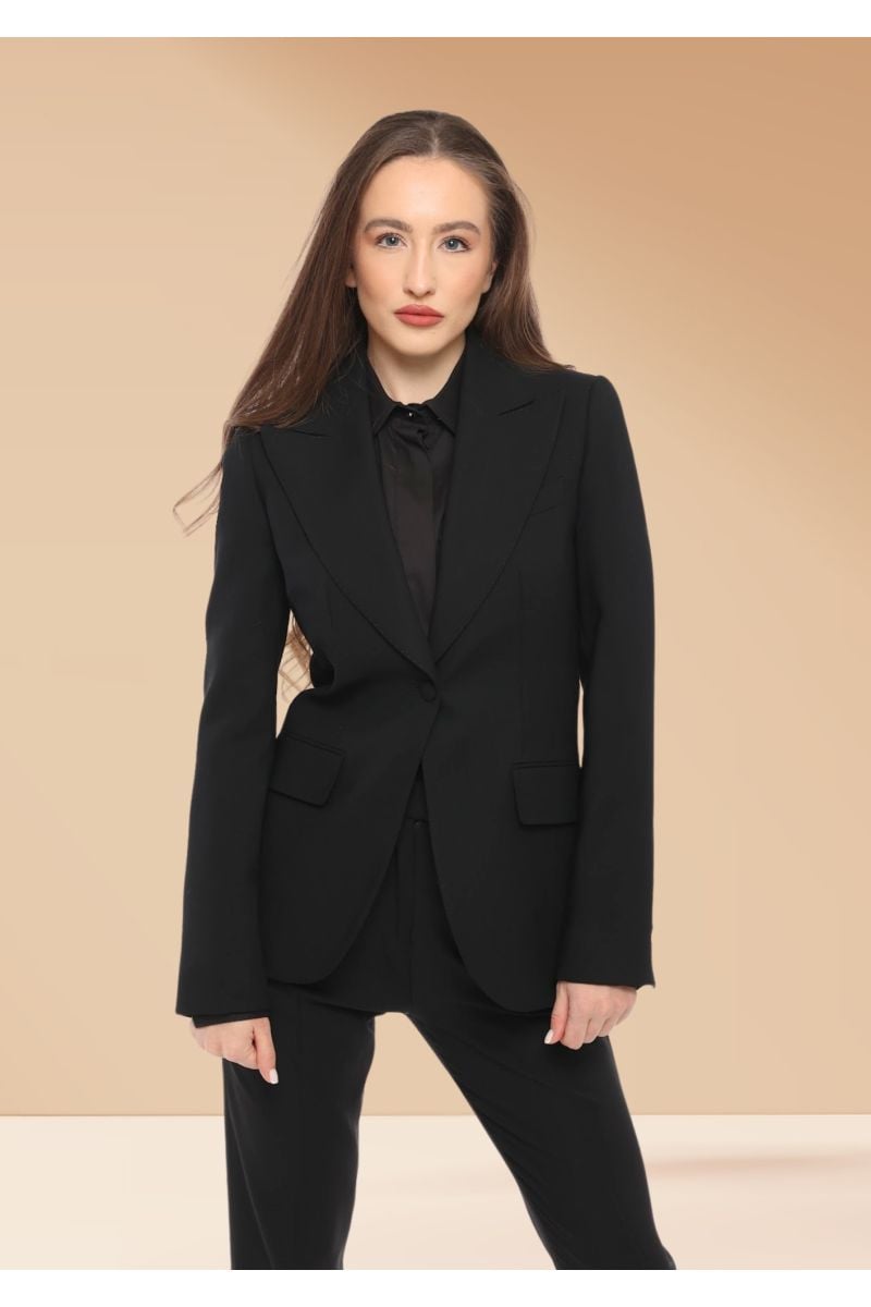 Chiara tailored suit in black