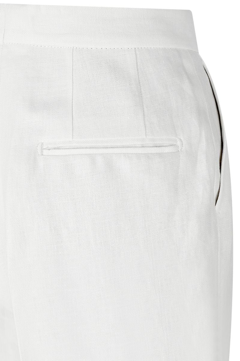 Ленен дамски панталон с басти и удължен колан в бял цвят 