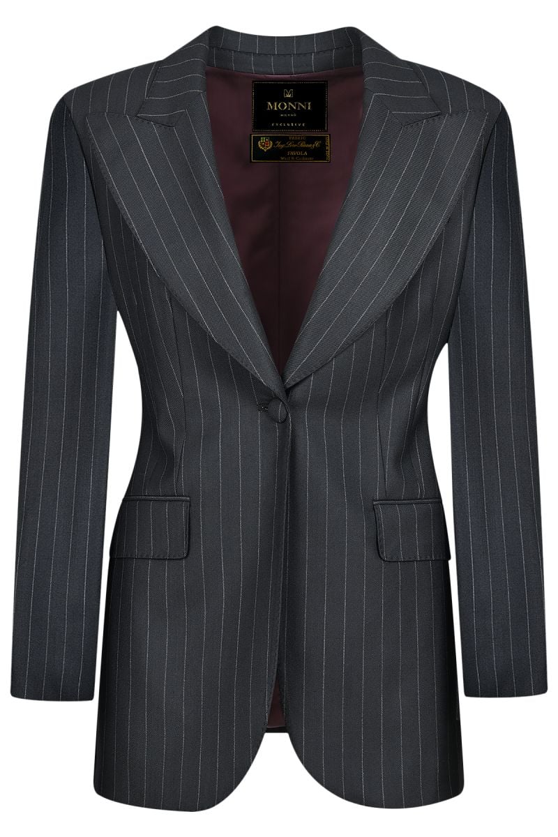 Елегантен дамски костюм от 100% мерино италианска вълна в черно с деликатно рае