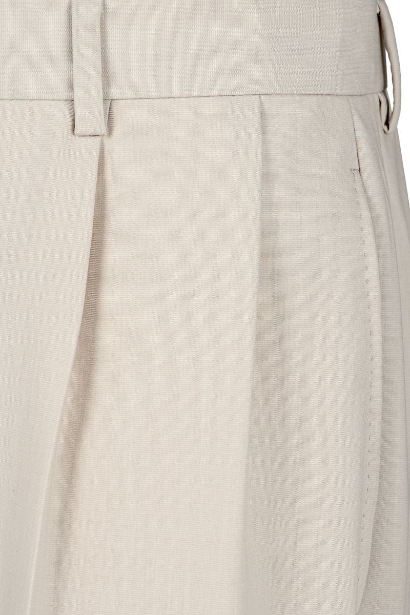 Мъжки елегантен панталон в светлобежов цвят с две зашити басти