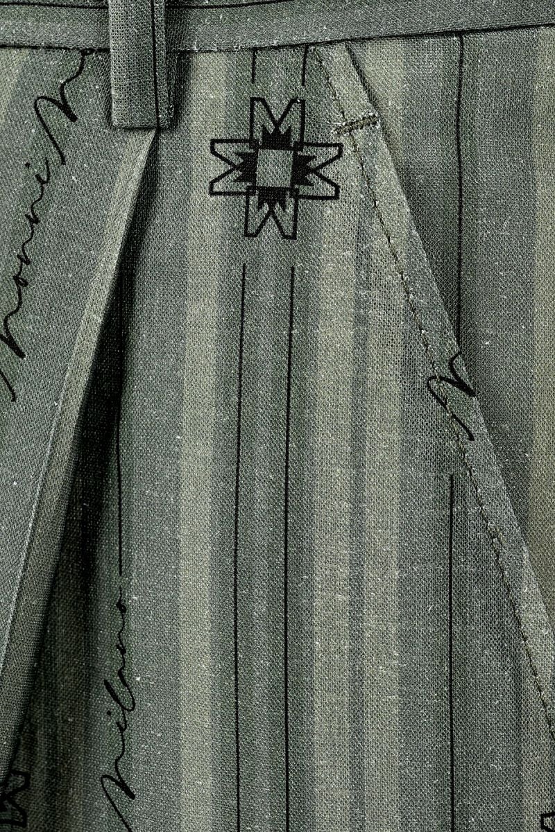 Мъжки лежерно летен панталон със зелен дизайнерски принт 