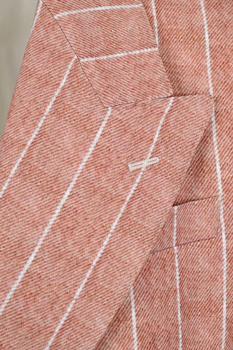 Мъжко елегантно сако с класически ревер и райе в цвят сьомга