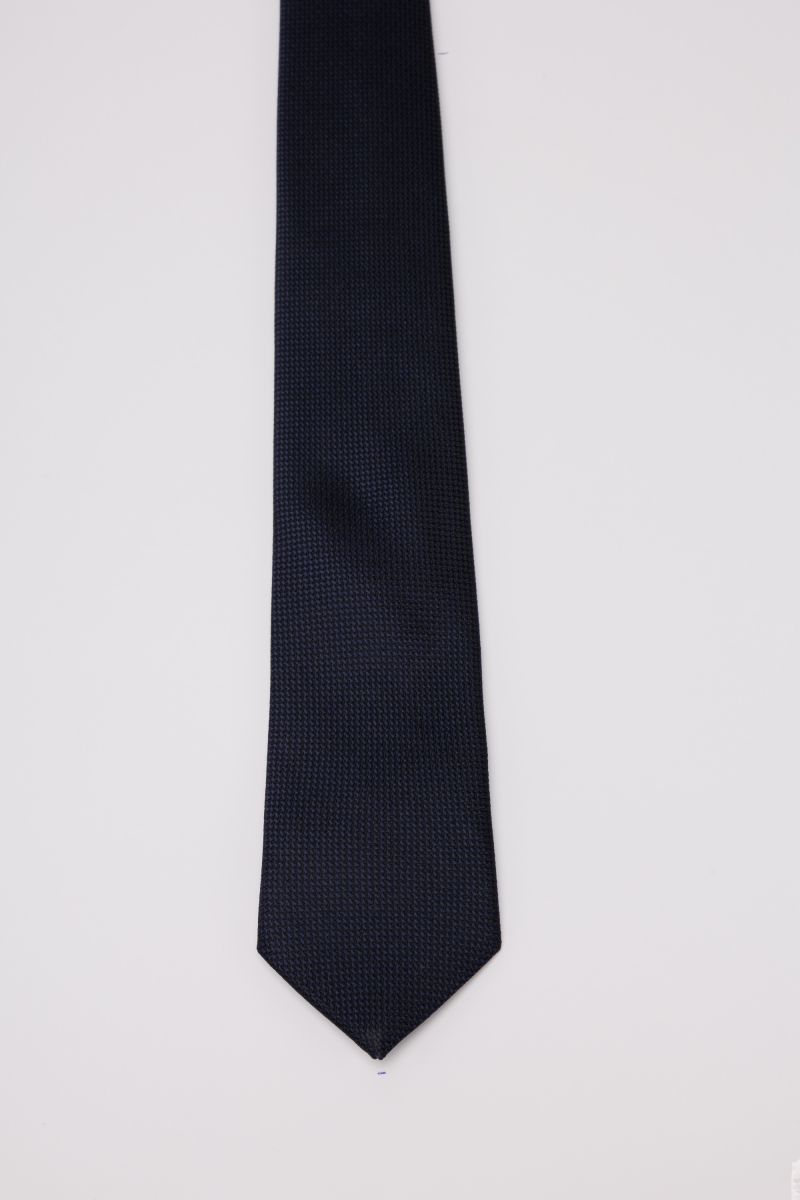 Elegant navy blue tie