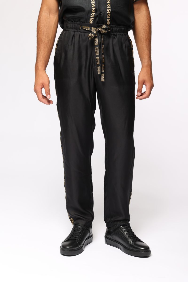 Черен копринен панталон с лого елементи