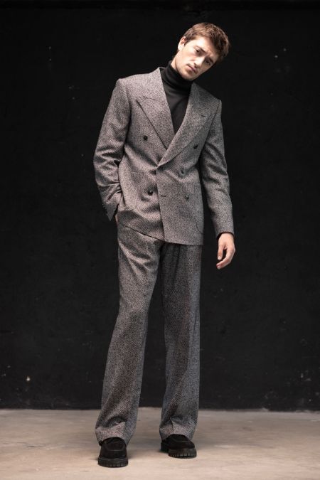 Луксозен костюм