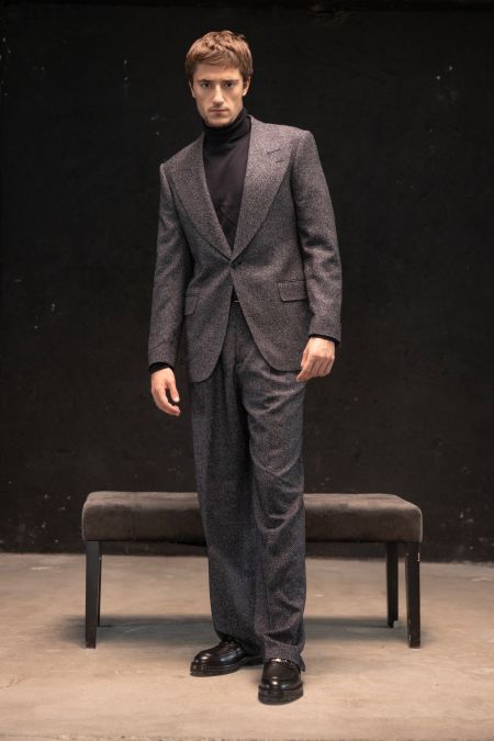 дизайнерски костюм