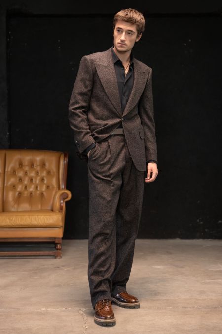 дизайнерски костюм