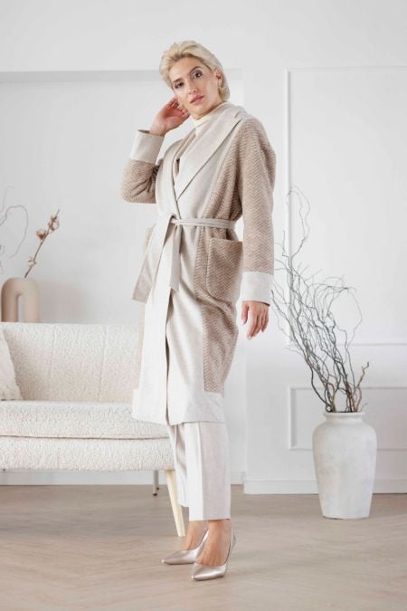 Луксозна дамска вълнена жилетка от трикотаж и букле със стилен дълъг силует