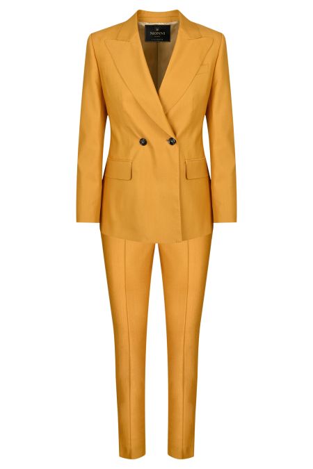 Елегантен двуреден дамски костюм в цвят светла охра от вълна и еластан