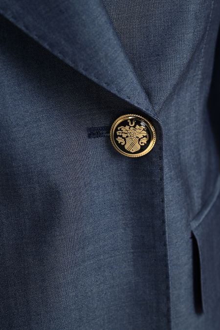 Вълнен дамски костюм в тъмносин плат