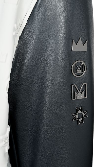 Бомбър яке в бяло със силиконови щампи и елементи в черно