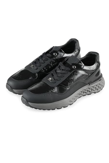 Мъжки луксозни спортни обувки в черно лак ефект