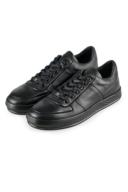 Луксозни черни спортни обувки с черна подметка