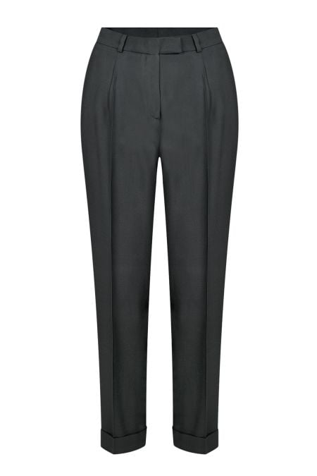 Класически втален дамски ансамбъл от висококачествена вълна с покрити копчета