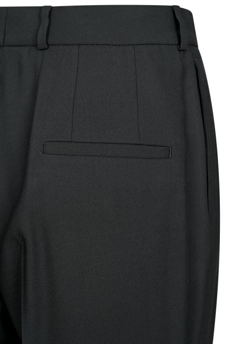 Луксозен втален дамски костюм от финотъкана вълна с декоративни облечени копчета