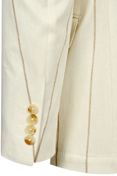 Елегантен дизайнерски мъжки костюм в екрю с деликатно райе, от лен и памук