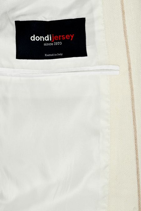 Мъжки костюм в  цвят екрю с деликатно райе, от лен и памук