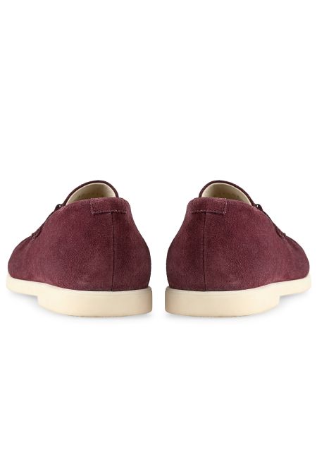 Дизайнерски мъжки велурени мокасини в бордо с фин метален акцент
