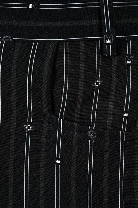 Елегантен панталон с фино брандирано райе в черно