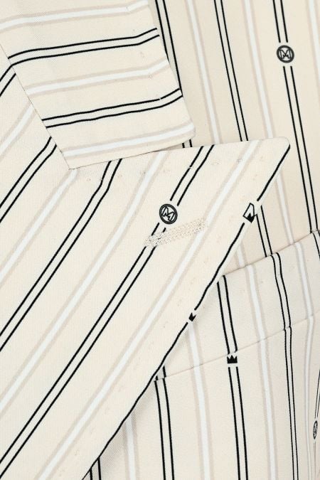 Мъжко сако в цвят екрю с елегантен дизайн в черно брандирано райе