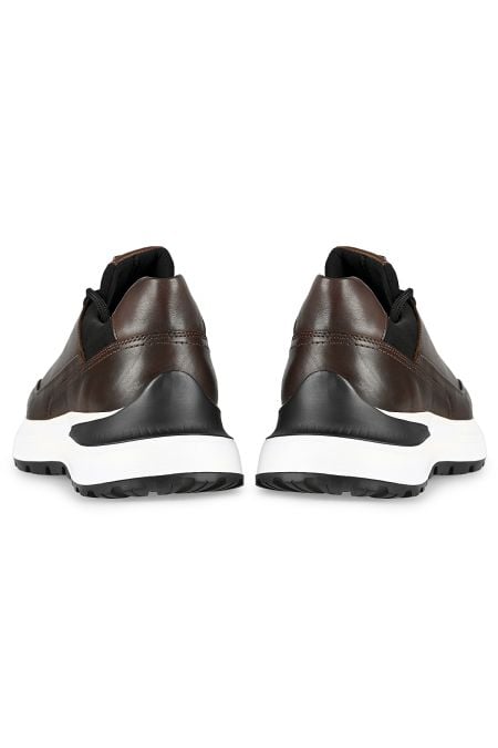 обувки със спортна подметка