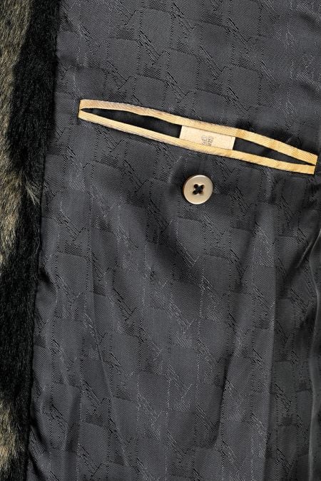 луксозно яке