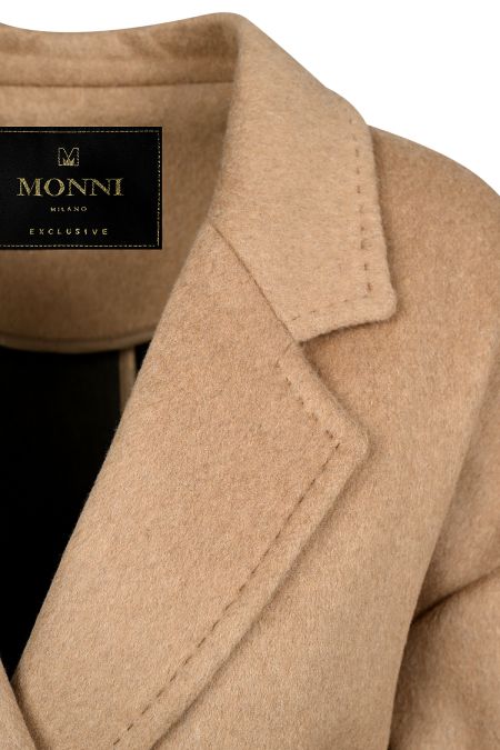 Топло и стилно дамско палто в бежов цвят от кашмир и вълна с колан и джобове