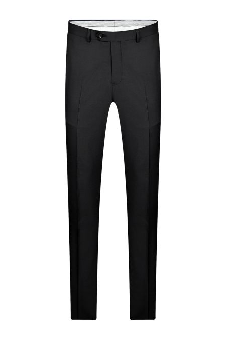 Класически костюм с шал ревер и черен кариран мотив