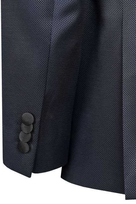 Стилен мъжки костюм с шал яка и ситно тъмносиньо каре