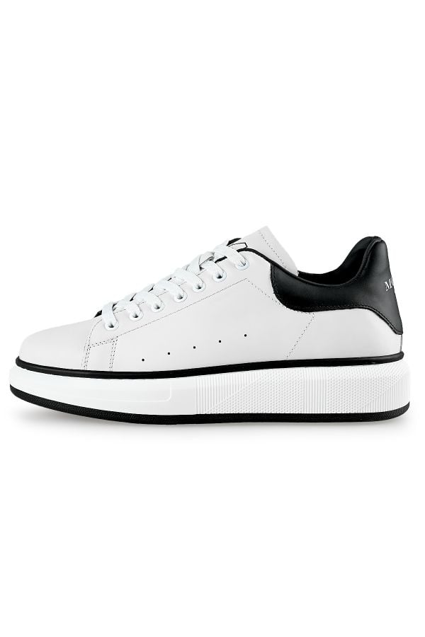 Луксозни бели кецове с черни елементи и олекотена подметка