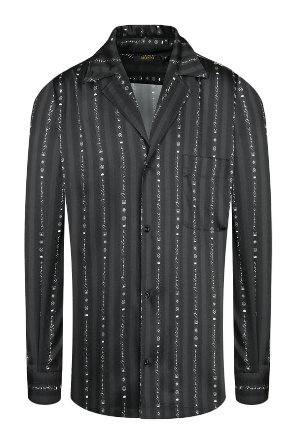 Мъжка лятна риза в черно с фин вертикален принт в бял цвят