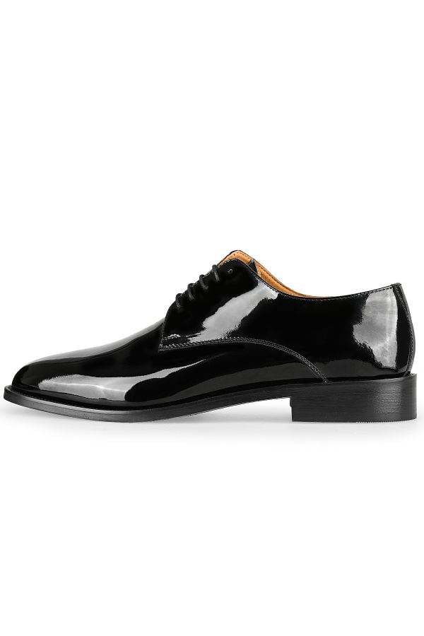 черни официални обувки