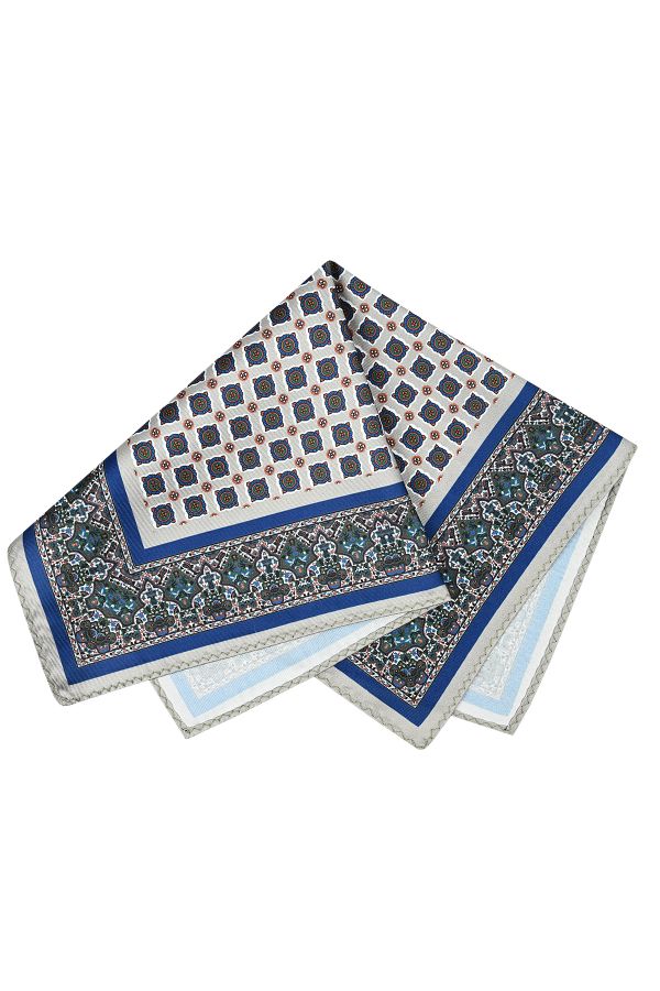 Мъжка кърпичка Silk Look в сиво син дизайн на свежи елементи